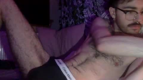 Snapshot of uhhstephen chatting on 11/05/25, 10:10 uhhstephen online show from 11/05/25, 10:10