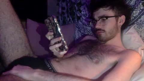 Snapshot of uhhstephen chatting on 11/23/25, 12:32 uhhstephen online show from 11/23/25, 12:32