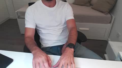 Snapshot of ulep chatting on 10/08/25, 08:01 Ulep online show from 10/08/25, 08:01