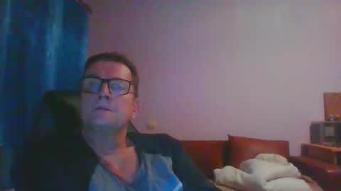 Snapshot of ulmeni4 chatting on 01/12/25, 07:42 ulmeni4 online show from 01/12/25, 07:42