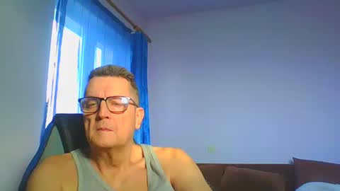 Snapshot of ulmeni4 chatting on 01/16/25, 08:33 ulmeni4 online show from 01/16/25, 08:33