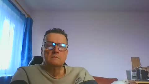 Snapshot of ulmeni4 chatting on 01/17/25, 10:33 ulmeni4 online show from 01/17/25, 10:33