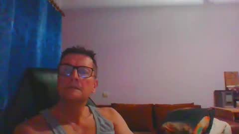 Snapshot of ulmeni4 chatting on 11/22/25, 05:34 ulmeni4 online show from 11/22/25, 05:34