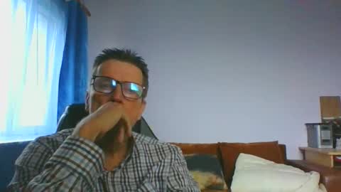 Snapshot of ulmeni4 chatting on 11/30/25, 09:35 ulmeni4 online show from 11/30/25, 09:35