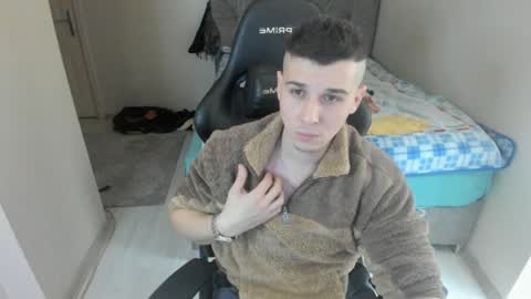 Snapshot of ulxer chatting on 01/03/25, 04:33 hi im mike tyson - online show from 01/03/25, 04:33