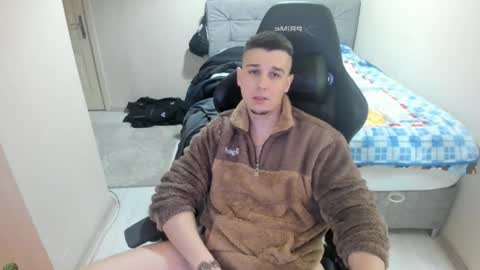 Snapshot of ulxer chatting on 01/17/25, 10:45 hi im mike tyson - online show from 01/17/25, 10:45