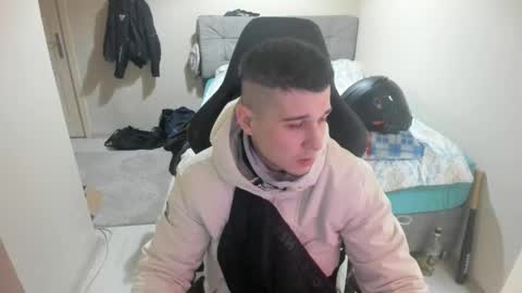 Snapshot of ulxer chatting on 03/08/25, 08:35 hi im mike tyson - online show from 03/08/25, 08:35