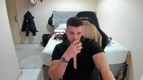 Snapshot of ulxer chatting on 09/13/25, 05:46 hi im mike tyson - online show from 09/13/25, 05:46