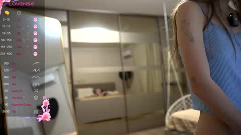 Snapshot of unarks chatting on 11/11/25, 07:36 unarks online show from 11/11/25, 07:36