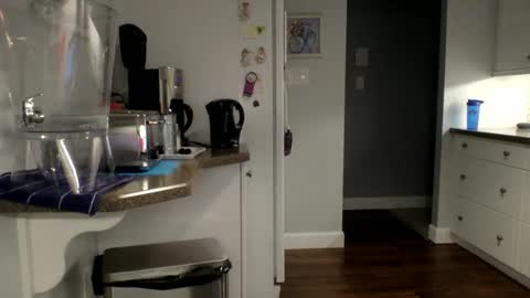 Buzz Bigcock online show from 12/17/24, 08:32