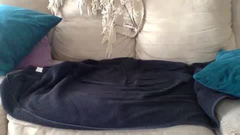 Buzz Bigcock online show from 10/23/25, 08:18