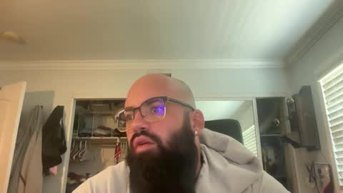 uncutbeard129840 online show from 10/16/25, 04:52