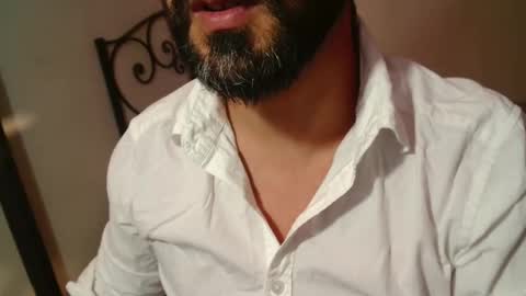 Snapshot of under_thedesk chatting on 10/26/25, 07:42 Giov online show from 10/26/25, 07:42