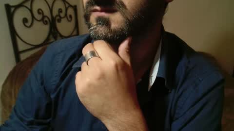 Snapshot of under_thedesk chatting on 11/11/25, 04:51 Giov online show from 11/11/25, 04:51