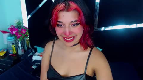 Snapshot of underbaby_ chatting on 12/28/24, 08:25 UnderBaby online show from 12/28/24, 08:25