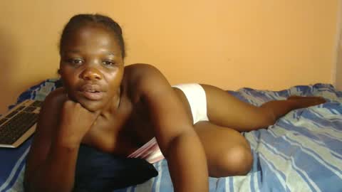 Snapshot of uniquebony chatting on 02/09/25, 01:11 UNIQUEBONY online show from 02/09/25, 01:11