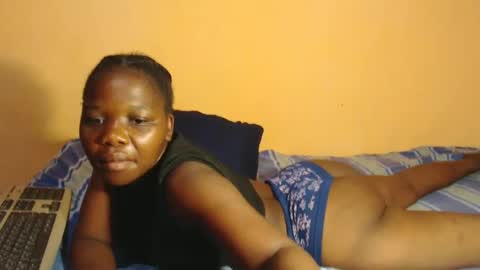 Snapshot of uniquebony chatting on 02/09/25, 11:25 UNIQUEBONY online show from 02/09/25, 11:25