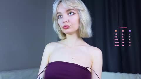 ShizukaShizuSHIZ online show from 10/15/25, 03:17