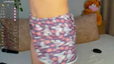 Sofie Ross online show from 10/04/25, 06:39