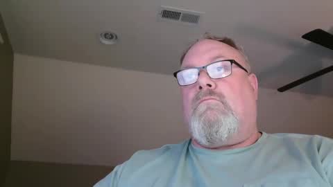 Snapshot of up2later chatting on 03/02/25, 04:07 up2later online show from 03/02/25, 04:07