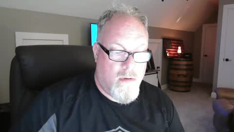 Snapshot of up2later chatting on 09/21/25, 05:31 up2later online show from 09/21/25, 05:31