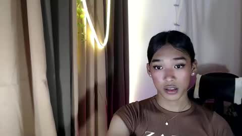 ur_dazzlingmorenaxx online show from 10/24/25, 03:47