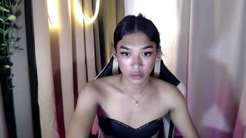 ur_dazzlingmorenaxx online show from 11/03/25, 02:46
