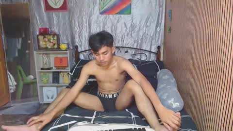 ur_shan21 online show from 10/26/25, 10:10