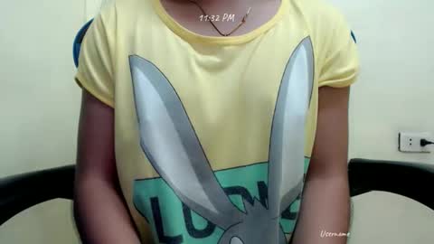 Snapshot of ur_small_girl chatting on 10/06/25, 03:31 ur_small_girl online show from 10/06/25, 03:31