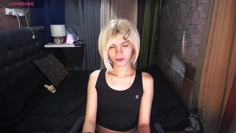 Snapshot of ur_xpensivecandy chatting on 02/04/25, 10:34 megan online show from 02/04/25, 10:34