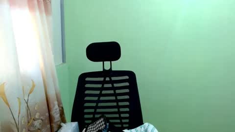 Snapshot of urasian_joy chatting on 10/12/25, 04:22 urasian_joy online show from 10/12/25, 04:22