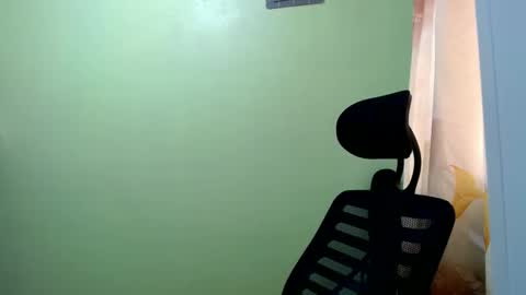 Snapshot of urasian_joy chatting on 10/22/25, 02:34 urasian_joy online show from 10/22/25, 02:34