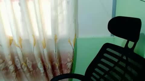 Snapshot of urasian_joy chatting on 10/29/25, 05:53 urasian_joy online show from 10/29/25, 05:53