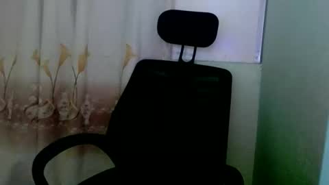 Snapshot of urasian_joy chatting on 11/02/25, 06:54 urasian_joy online show from 11/02/25, 06:54