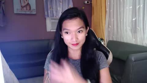 NEWRA  ALLISON online show from 11/04/25, 01:27