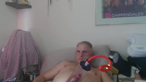 Snapshot of urbancowboy78 chatting on 10/03/25, 05:32 urbancowboy78 online show from 10/03/25, 05:32