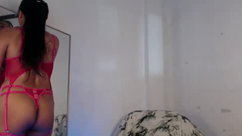 Snapshot of urbeautifulnightmare chatting on 09/14/25, 01:10 venice online show from 09/14/25, 01:10