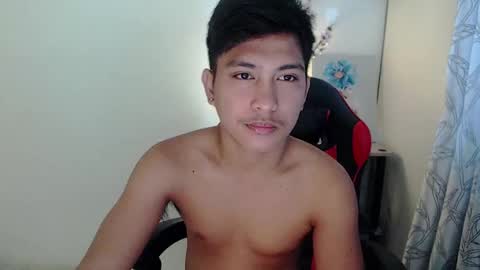 Snapshot of urcuteguy_jhonx chatting on 10/09/25, 12:19 Dannie online show from 10/09/25, 12:19