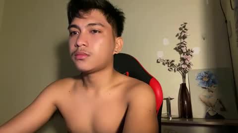 Snapshot of urcuteguy_jhonx chatting on 10/25/25, 04:24 Dannie online show from 10/25/25, 04:24