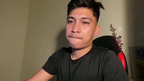 Snapshot of urcuteguy_jhonx chatting on 11/06/25, 09:15 Dannie online show from 11/06/25, 09:15