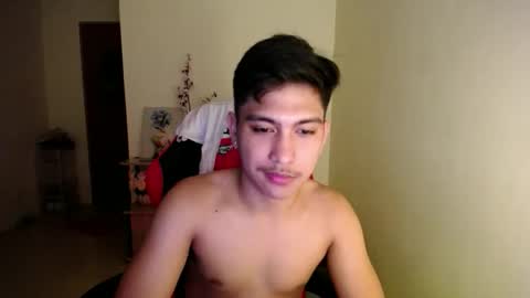 Snapshot of urcuteguy_jhonx chatting on 11/13/25, 10:03 Dannie online show from 11/13/25, 10:03