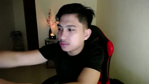 Snapshot of urcuteguy_jhonx chatting on 11/16/25, 05:40 Dannie online show from 11/16/25, 05:40