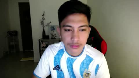 Snapshot of urcuteguy_jhonx chatting on 11/18/25, 03:12 Dannie online show from 11/18/25, 03:12