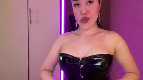 Margo online show from 10/19/25, 06:03