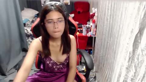 Snapshot of urdreamgirljayne chatting on 01/07/25, 01:24 urdreamgirljayne online show from 01/07/25, 01:24