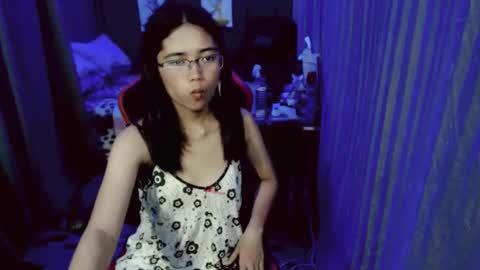 Snapshot of urdreamgirljayne chatting on 01/18/25, 12:36 urdreamgirljayne online show from 01/18/25, 12:36