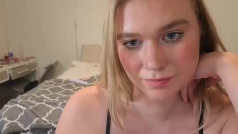 Snapshot of urfavcollegegirl chatting on 02/16/25, 03:47 Maryia Kay online show from 02/16/25, 03:47