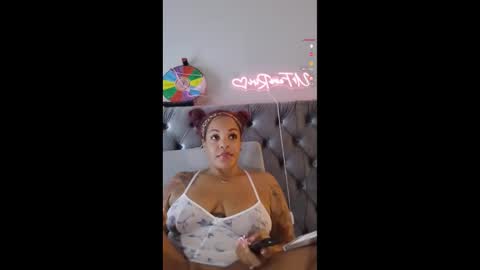 urfaveriri online show from 10/17/25, 09:34