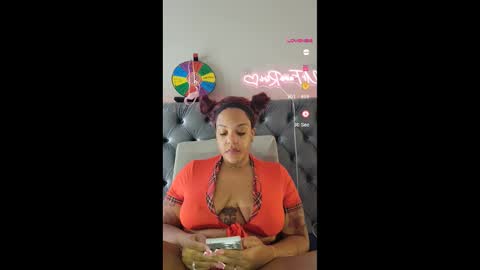 urfaveriri online show from 10/20/25, 12:05