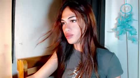 Leah online show from 11/17/25, 10:21